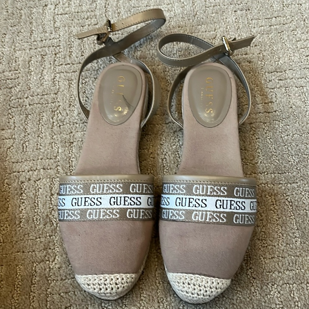 ✨ Guess Sandals